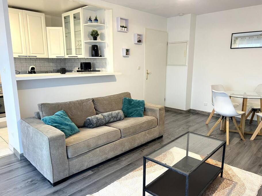 Appartement Cocon Eudenia - Acces Direct Paris - 2 Min Rer - Parking Gratuit à Cergy Extérieur photo